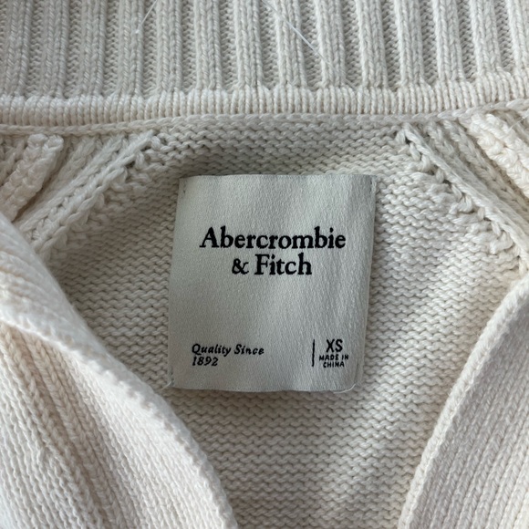 Abercrombie sweater - Picture 2 of 2